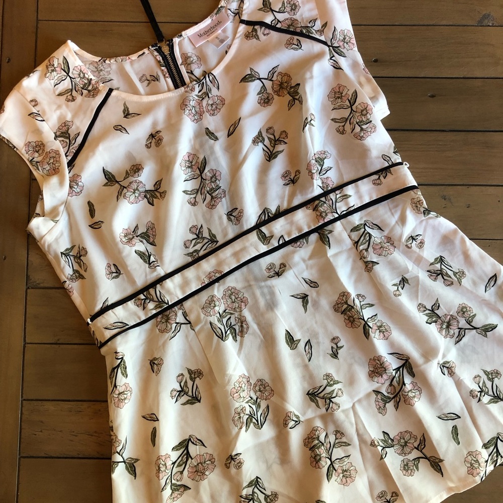 Motherhood Maternity Cap Sleeve Floral Blouse